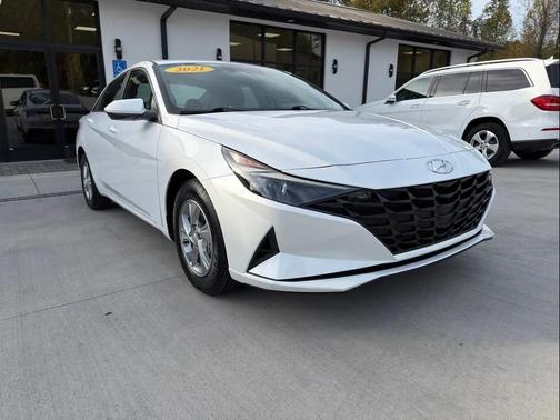 2021 Hyundai ELANTRA SE