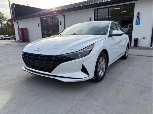 2021 Hyundai ELANTRA SE