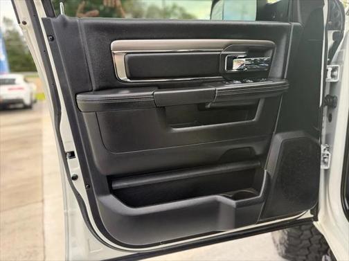2018 RAM 2500 Laramie Crew Cab 4x4 6'4' Box