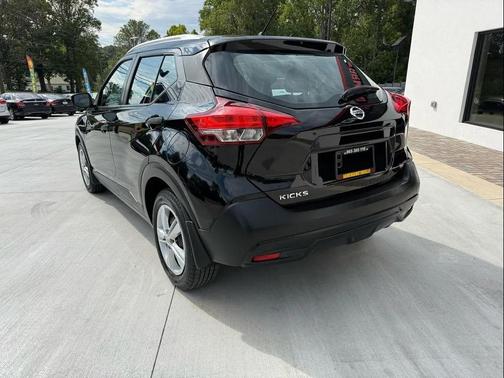 2019 Nissan Kicks S