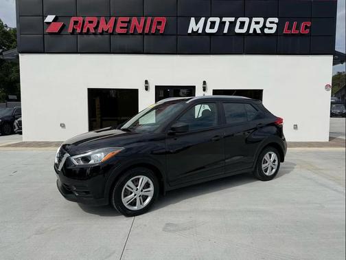 2019 Nissan Kicks S
