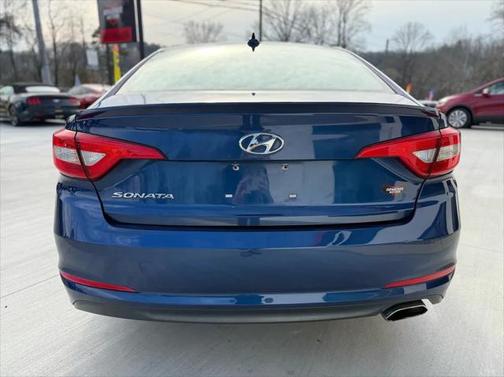 2017 Hyundai SONATA SE