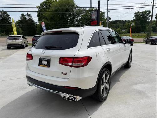 White 2017 Mercedes-Benz GLC 300 Base