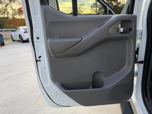 2020 Nissan Frontier SV