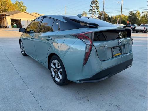 2017 Toyota Prius Four Touring