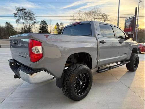 2018 Toyota Tundra SR5