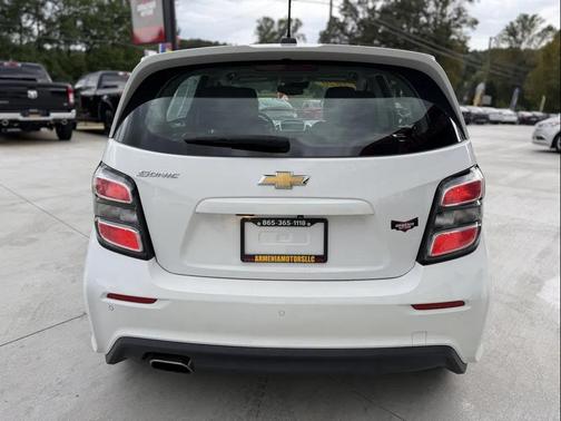 Summit White 2020 Chevrolet Sonic FWD Hatchback 1FL 5-Door