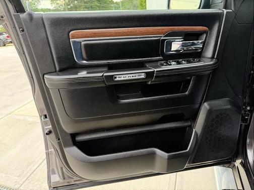 2015 RAM 1500 Laramie