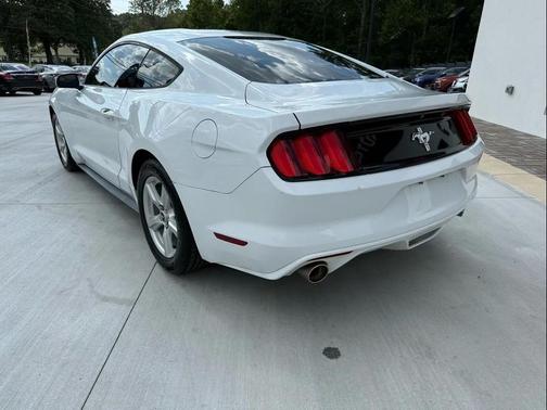 2017 Ford Mustang V6