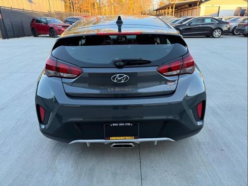 2020 Hyundai Veloster 2