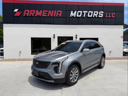 Argent Silver Metallic 2023 Cadillac XT4 Premium Luxury