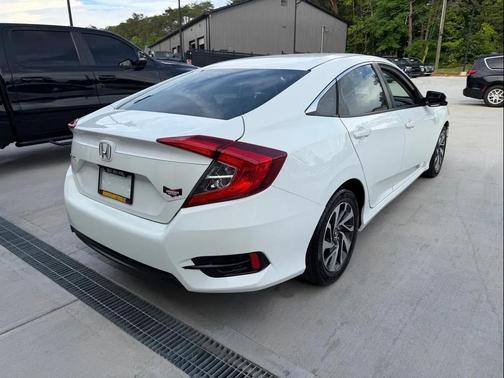 White 2016 Honda Civic EX