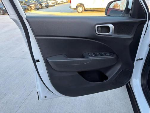 2023 Hyundai VENUE SE