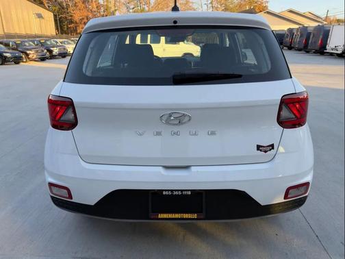 2023 Hyundai VENUE SE