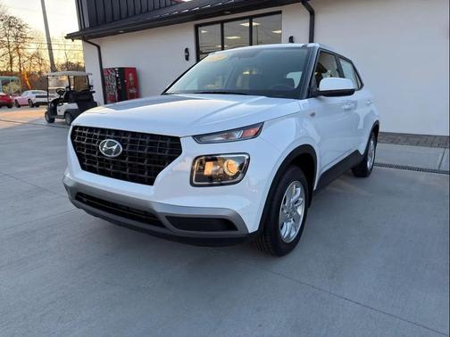 2023 Hyundai VENUE SE