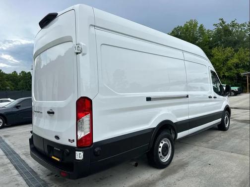 2022 Ford Transit-250 Base