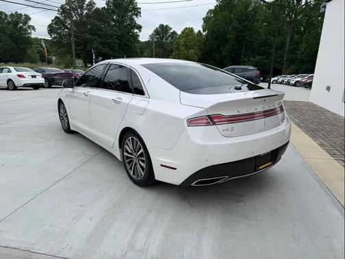 White Platinum Metallic Tri-Coat 2017 Lincoln MKZ Base