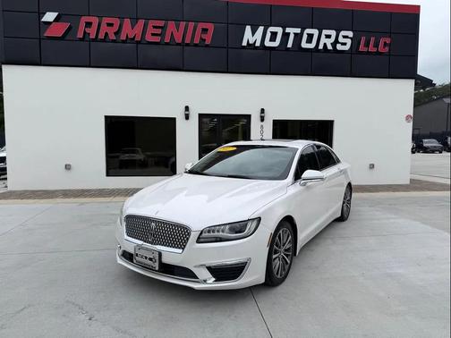 White Platinum Metallic Tri-Coat 2017 Lincoln MKZ Base