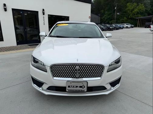 White Platinum Metallic Tri-Coat 2017 Lincoln MKZ Base