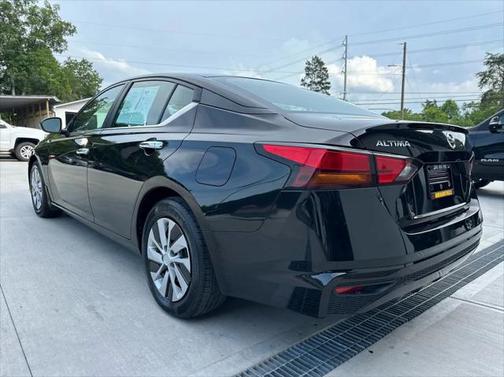 2022 Nissan Altima S FWD