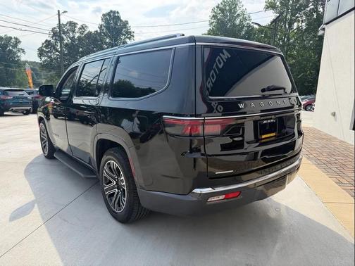 Diamond Black Crystal Pearlcoat 2022 Jeep Wagoneer Series III 4x4