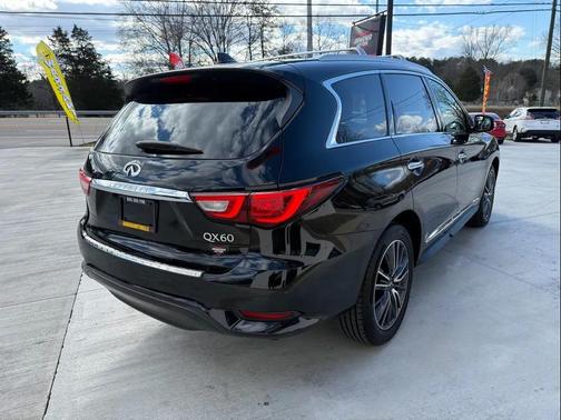 2017 INFINITI QX60 Base