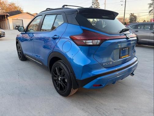 2021 Nissan Kicks SR