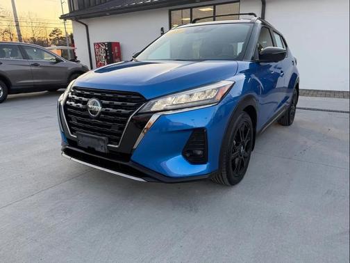 2021 Nissan Kicks SR