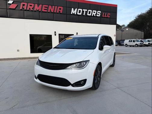 2020 Chrysler Pacifica Touring