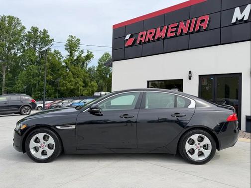 Ebony 2017 Jaguar XE 25t