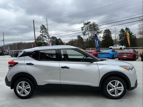 2019 Nissan Kicks S