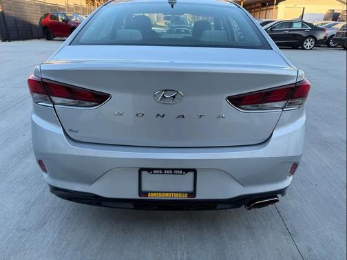 2018 Hyundai SONATA SE