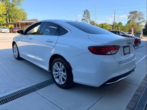 Bright White Clearcoat 2016 Chrysler 200 Limited