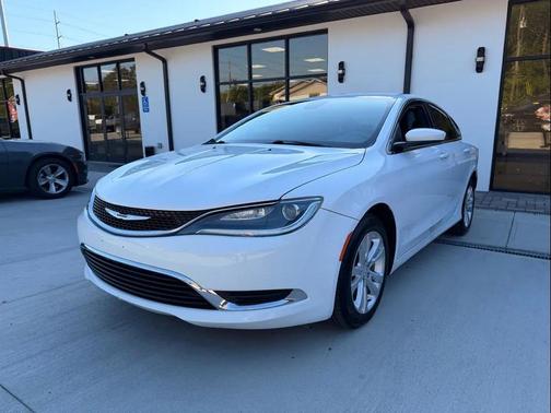 Bright White Clearcoat 2016 Chrysler 200 Limited
