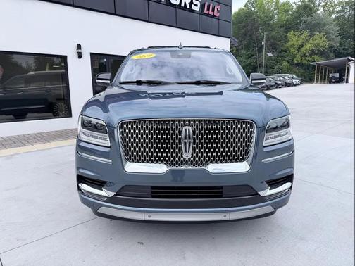 Blue Diamond Metallic 2019 Lincoln Navigator Reserve