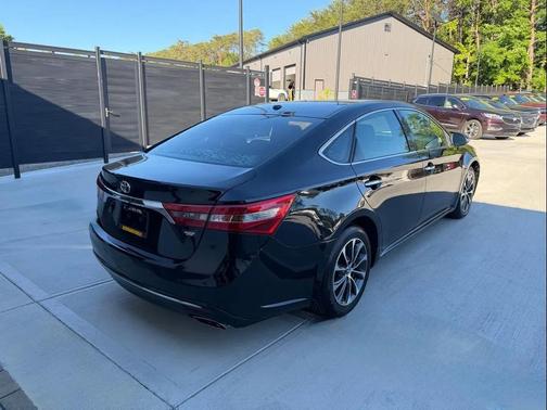 Parisian Night Pearl 2016 Toyota Avalon Limited