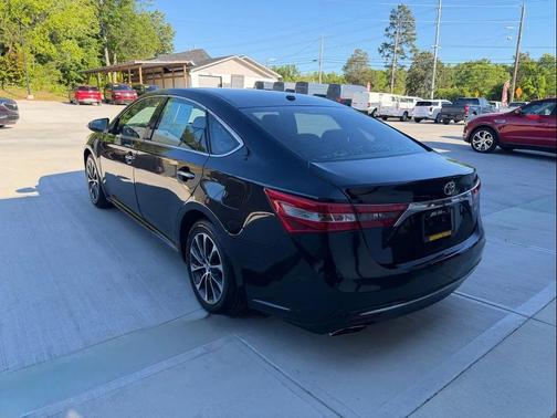 Parisian Night Pearl 2016 Toyota Avalon Limited