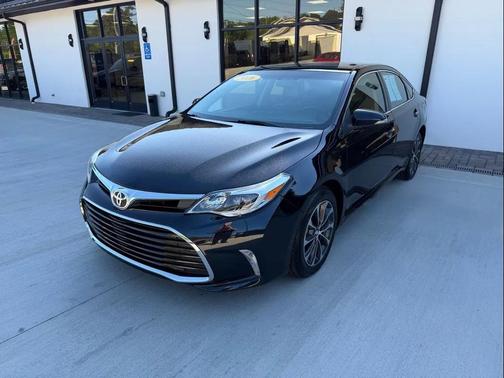 Parisian Night Pearl 2016 Toyota Avalon Limited