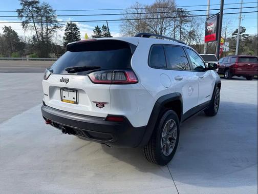 Bright White Clearcoat 2020 Jeep Cherokee Trailhawk