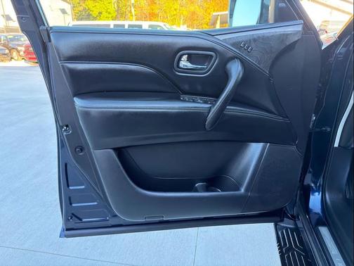 2021 INFINITI QX80 Luxe