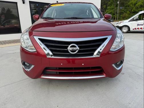 Cayenne Red 2018 Nissan Versa 1.6 SV