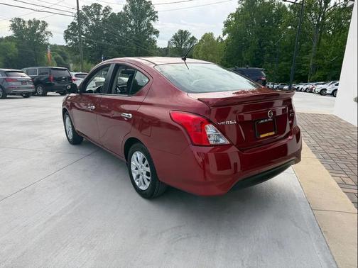 Cayenne Red 2018 Nissan Versa 1.6 SV