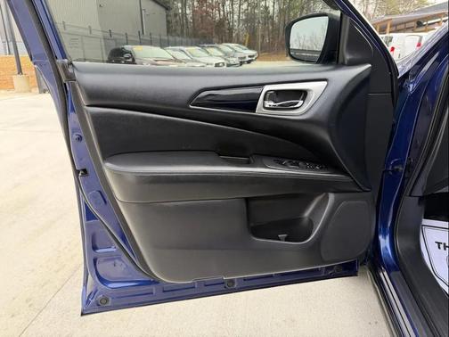 2018 Nissan Pathfinder S