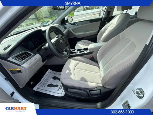 Quartz White Pearl 2017 Hyundai SONATA SE