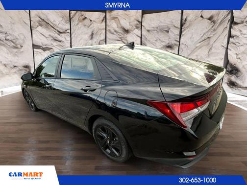 Phantom Black 2021 Hyundai ELANTRA SEL