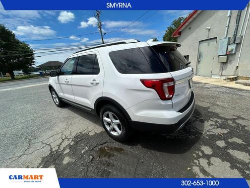 White 2017 Ford Explorer sport
