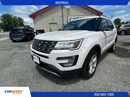 White 2017 Ford Explorer sport