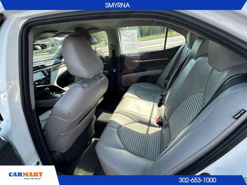 Super White 2020 Toyota Camry SE
