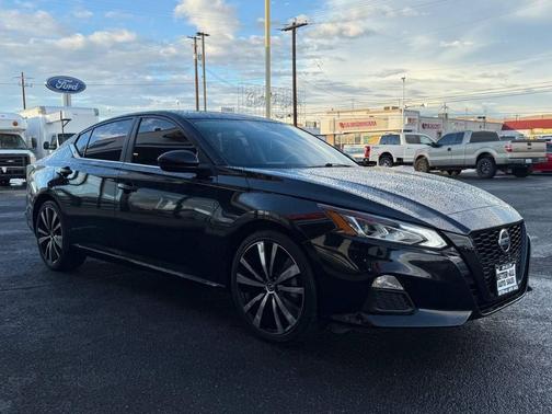 2021 Nissan Altima SR FWD
