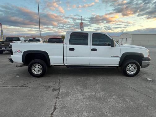 2005 Chevrolet Silverado 2500 LS H/D Crew Cab